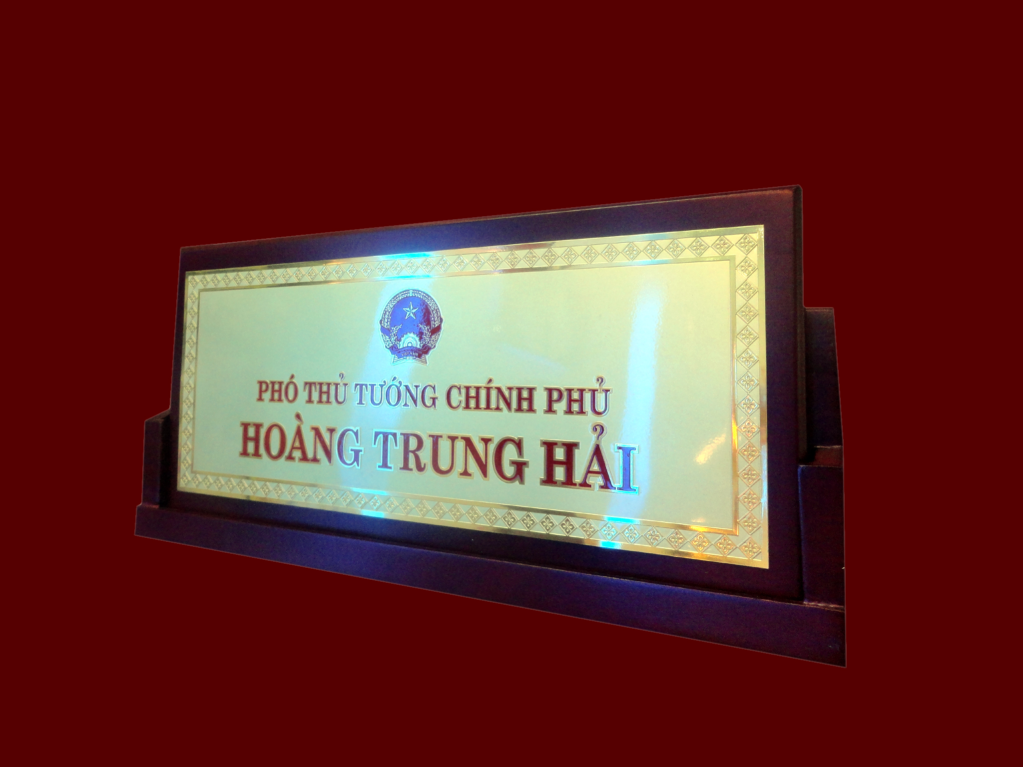 biển chức danh để bàn