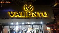 Thi công biển quảng cáo chữ nổi sáng chân cho cửa hàng Valento