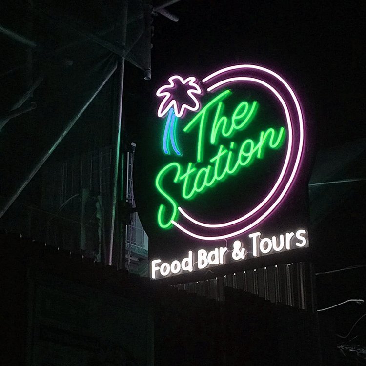 Gia công led neon sign theo yêu cầu tại Đống Đa